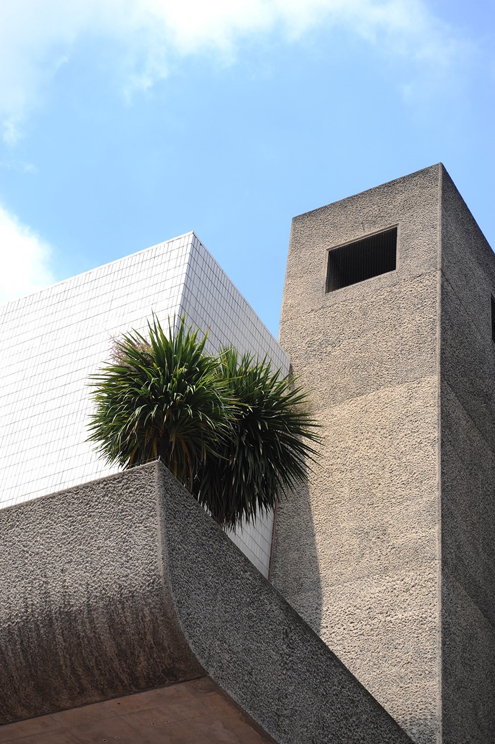 The Barbican Estrate, Exterior Detail &#169; Lee Mawdsley