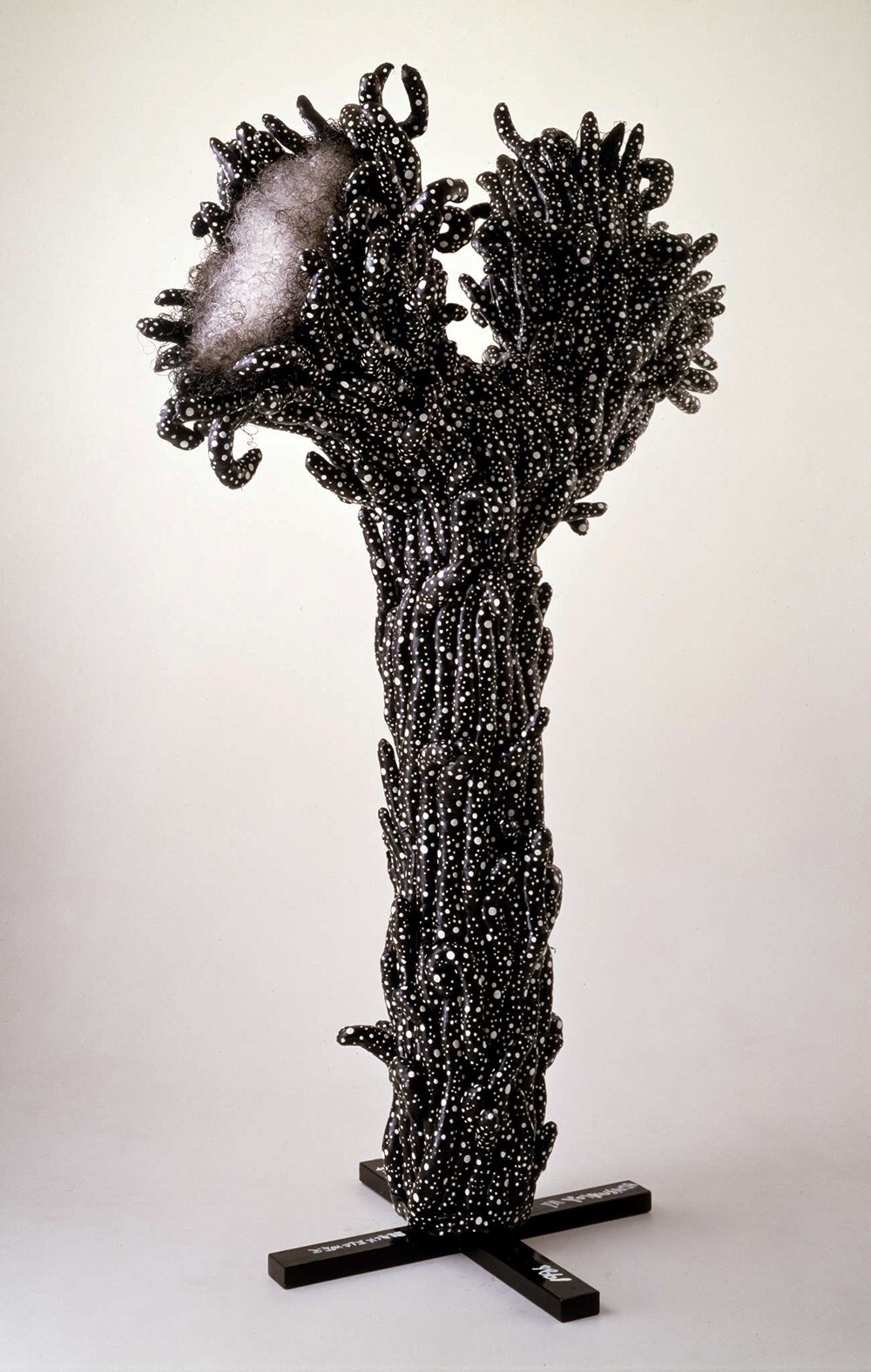  Yayoi Kusama, Black Flower, 1986