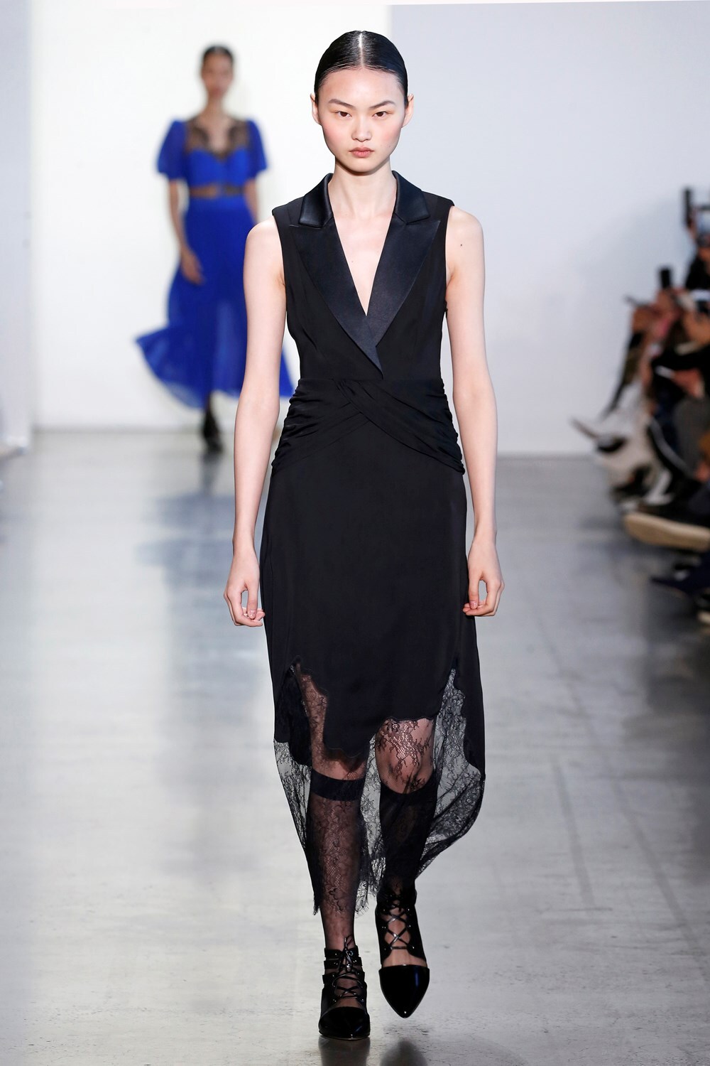 FW19DLR_Selfportrait_look_13