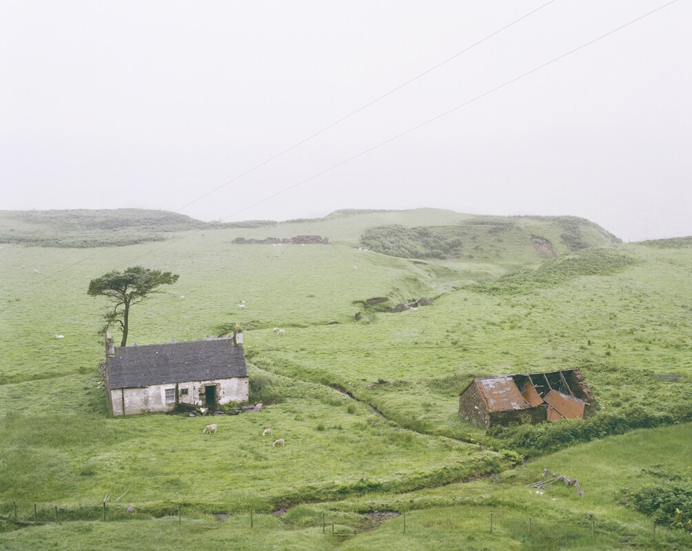 2 Ruins, Jan Kempenaers, 2006