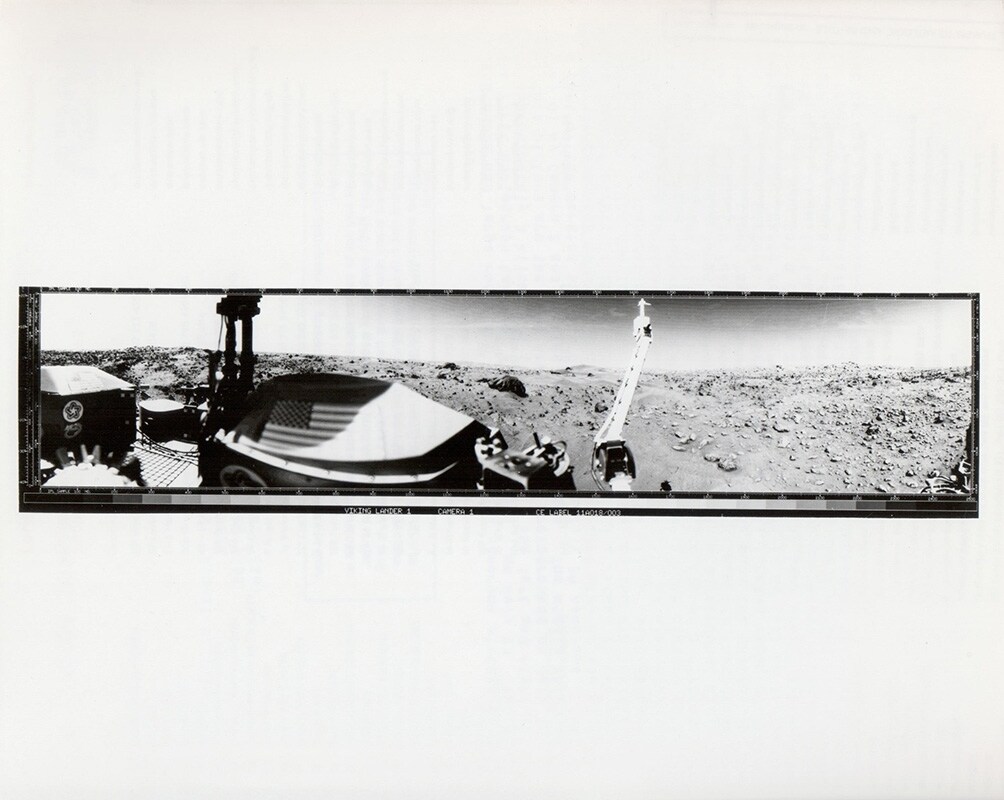 Panorama of Mars with the generator and radio antenna, Vikin