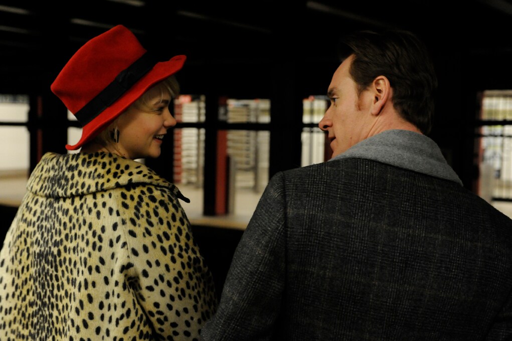 Carey Mulligan as Sissy and Michael Fassbender as Brandon in