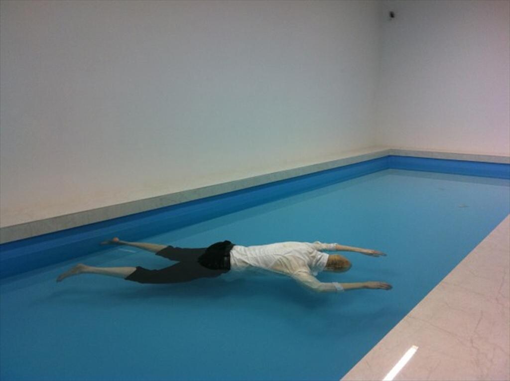 Amigos, Elmgreen and Dragset, 2011