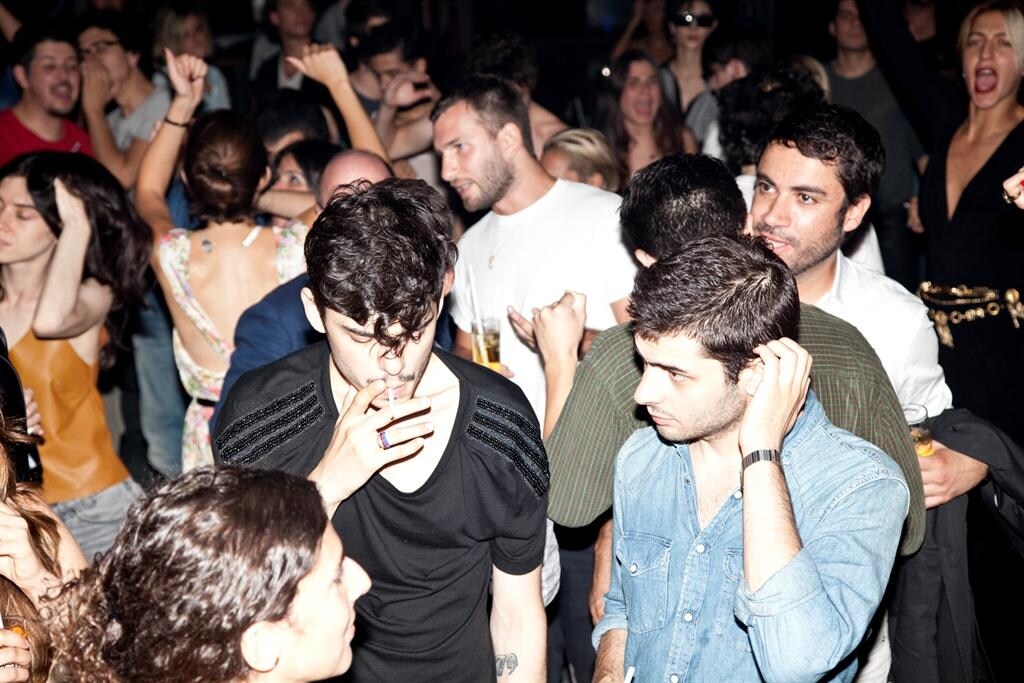 Crowd at the AnOther party