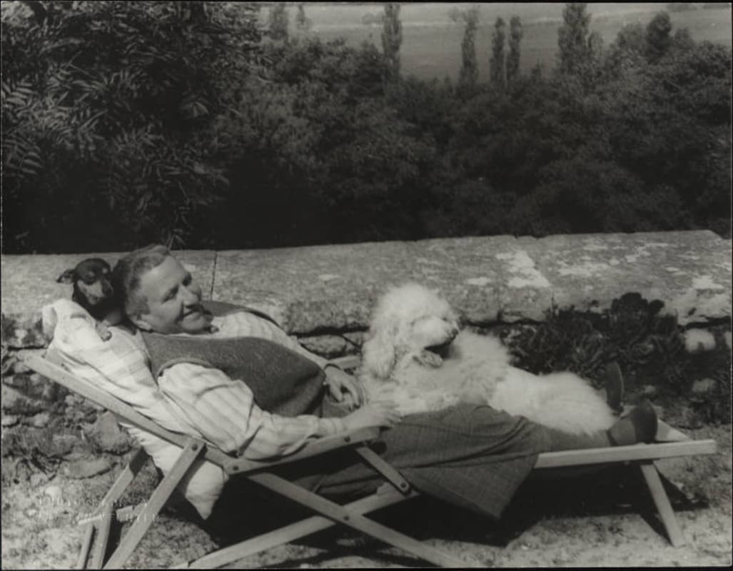 Stein with Basket and P&#233;p&#233;