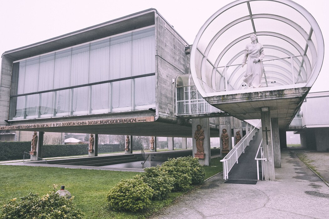 ModernMilanChurches