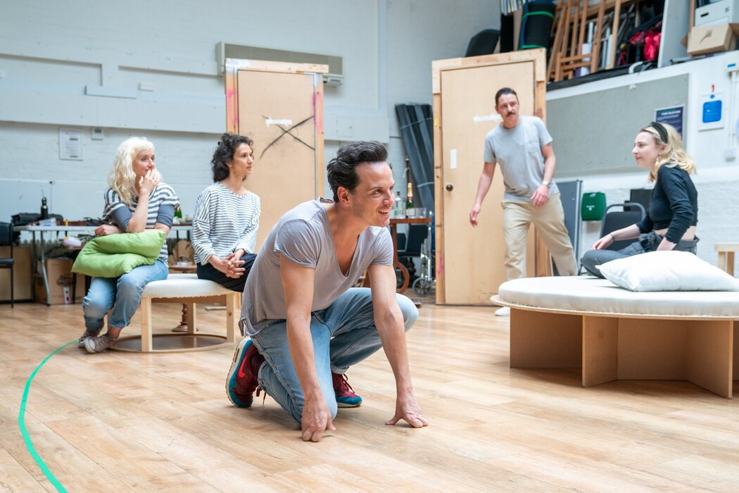 Present Laughter Old Vic 2019 Andrew Scott Fleabag 
