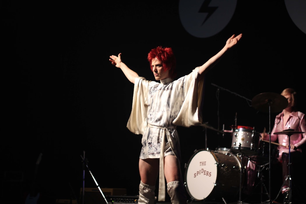 Stardust 2021 David Bowie biopic Johnny Flynn