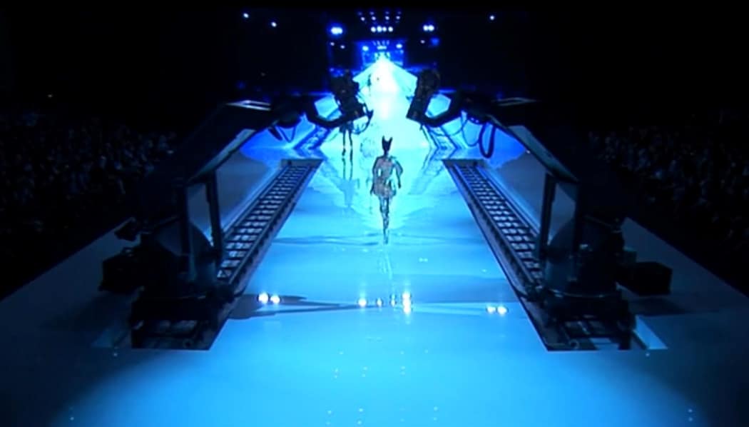 by Nick Knight】2009年 Amazon.co.jp: Nick Knight - Retrospektive : 本