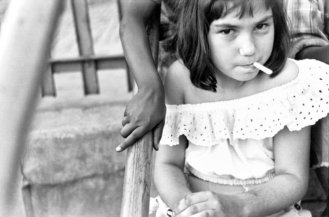 Children on Beelen Street_by Elliott Erwitt