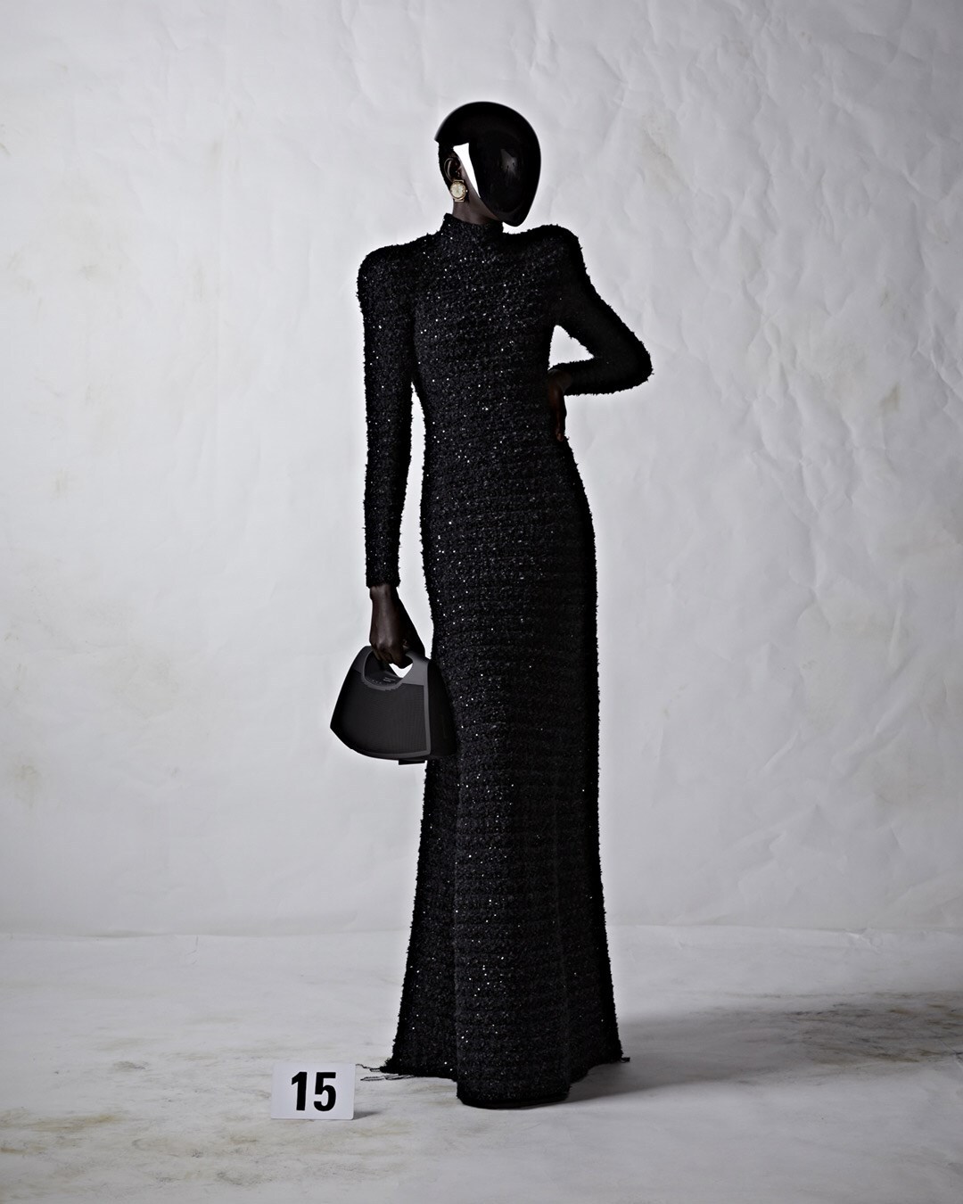 BALENCIAGA 51 COUTURE LOOK 15_AKUOL DENG ATEM