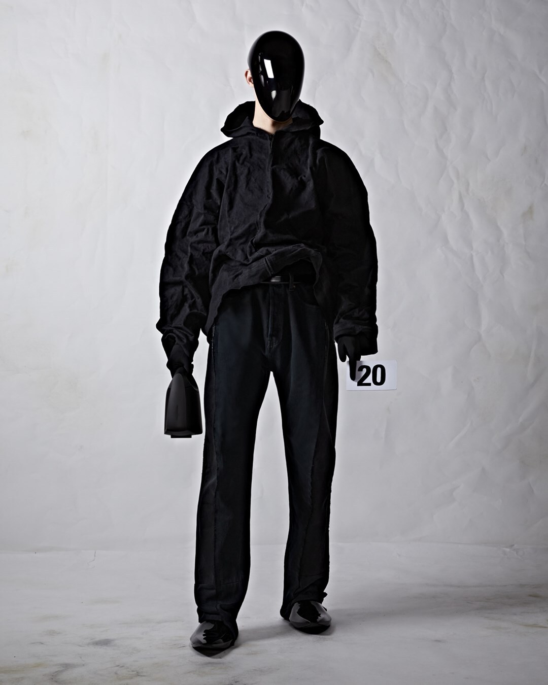 BALENCIAGA 51 COUTURE LOOK 20_JELLE HUIZINGA