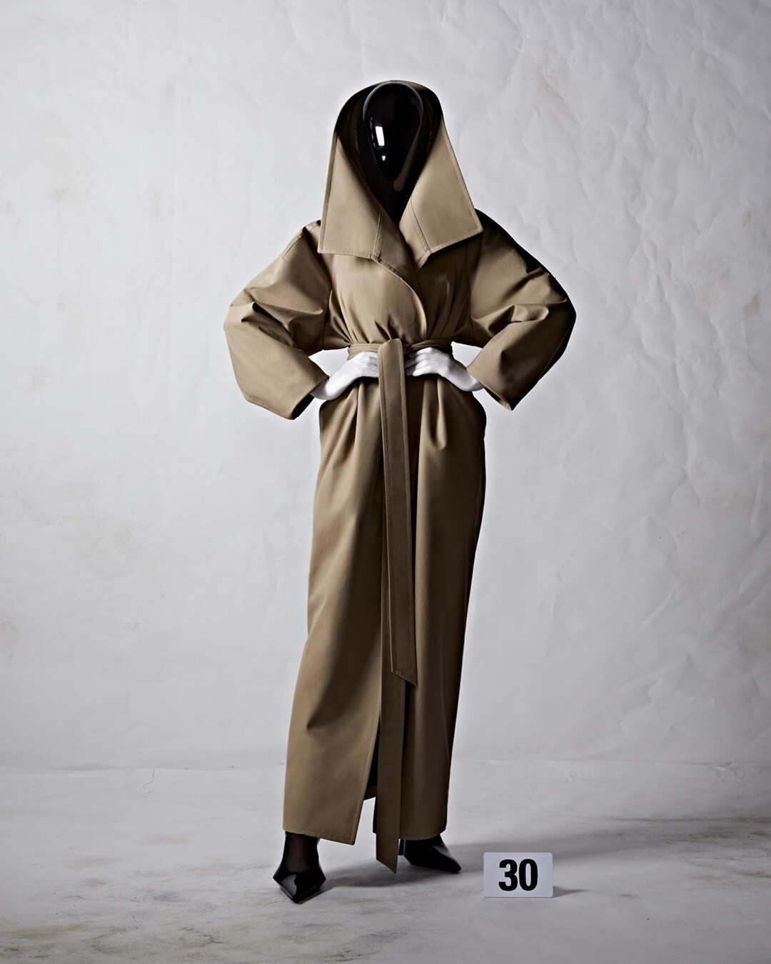 BALENCIAGA 51 COUTURE LOOK 30_SASHA JACIUK