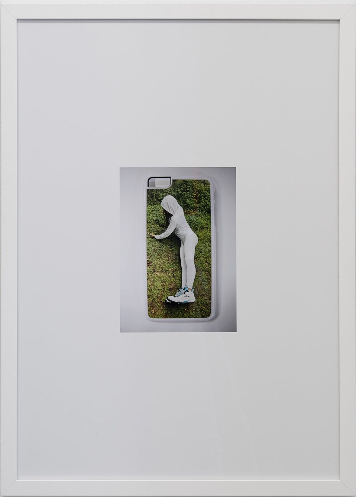 Obsidian Upset at Des Bains Elsa Rouy Lucia Farrow 