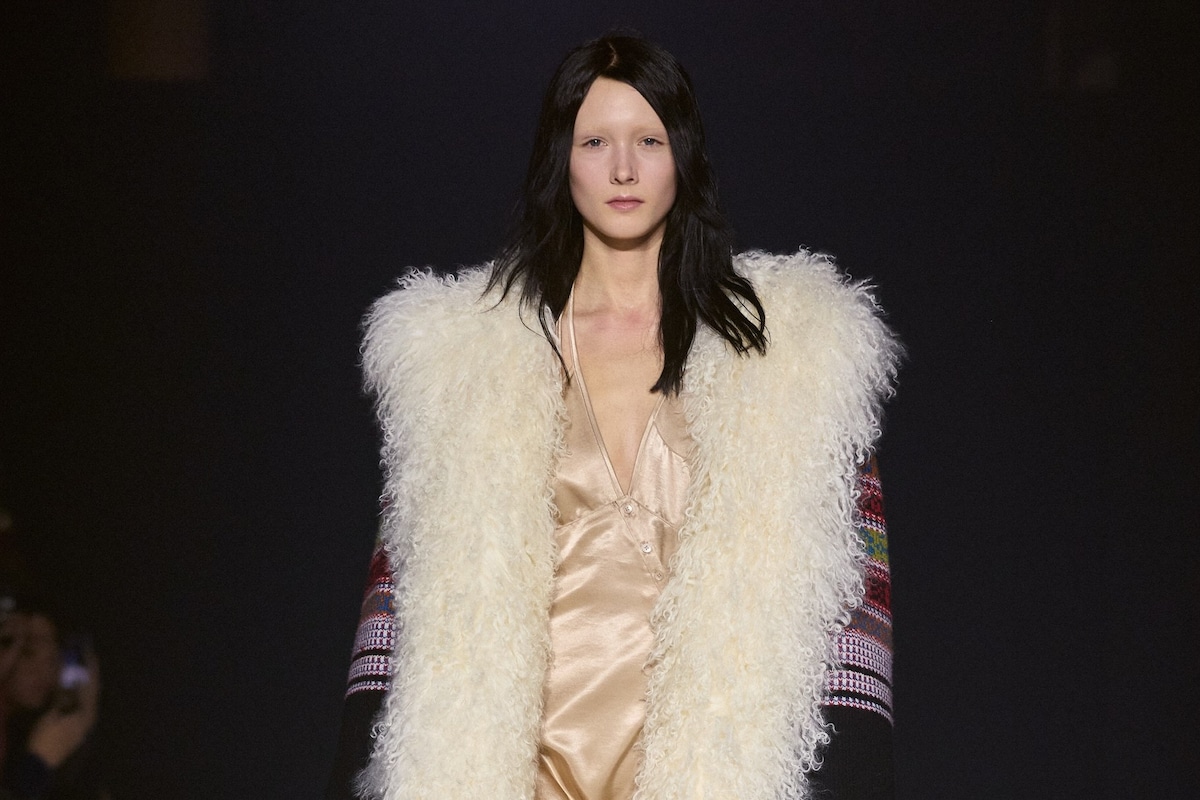 Wooyoungmi vindt de winter opnieuw uit met grandeur en lef