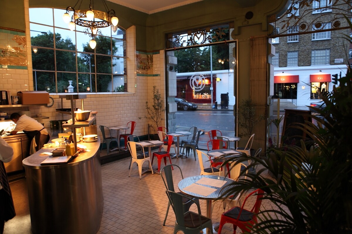 Bibendum courtyard caf&#233;