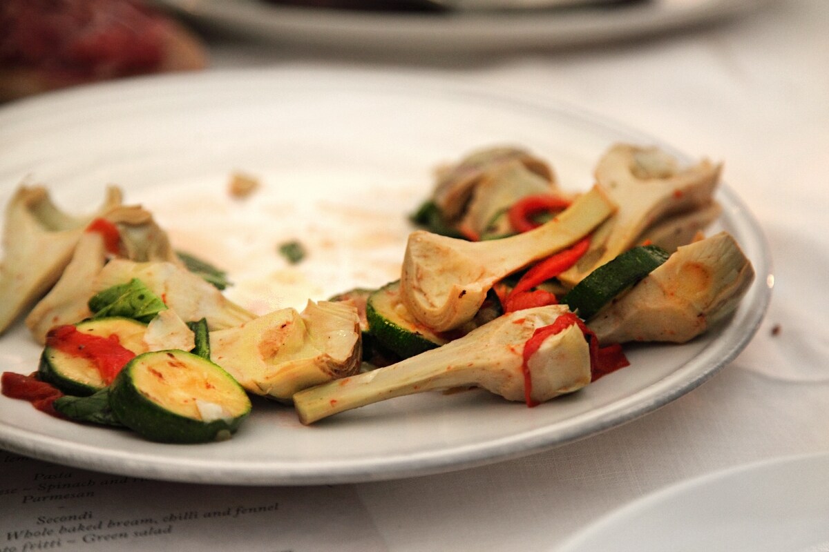 Artichokes, grilled courgettes and peppers
