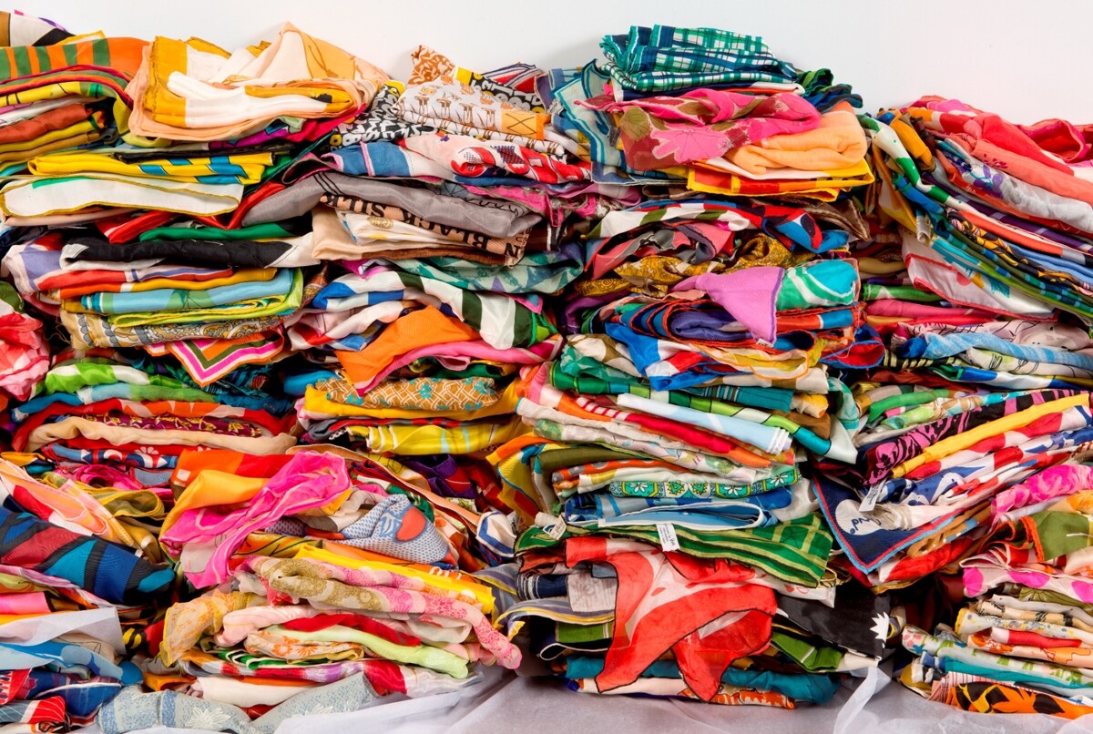 Scarves designed by Vera Neumann in the collection of Pae Wh