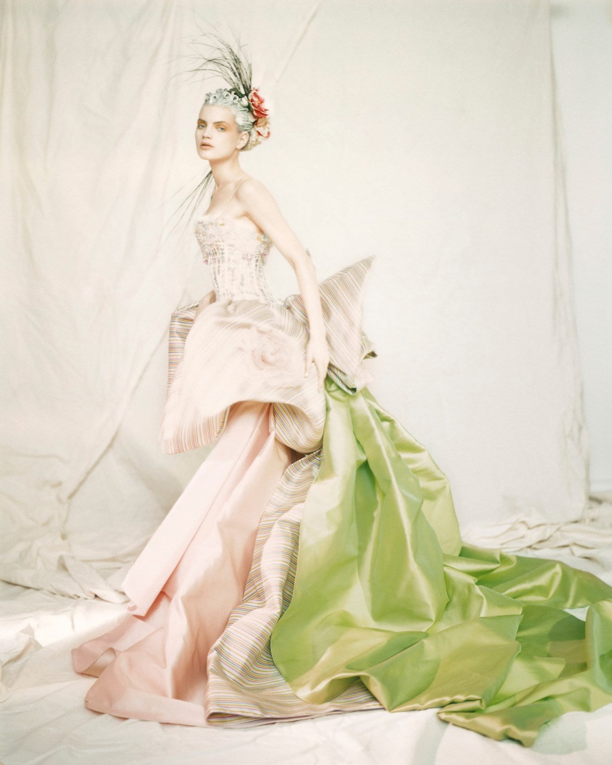 Roversi_Guinevere in a Nina Ricci Haute Couture dr