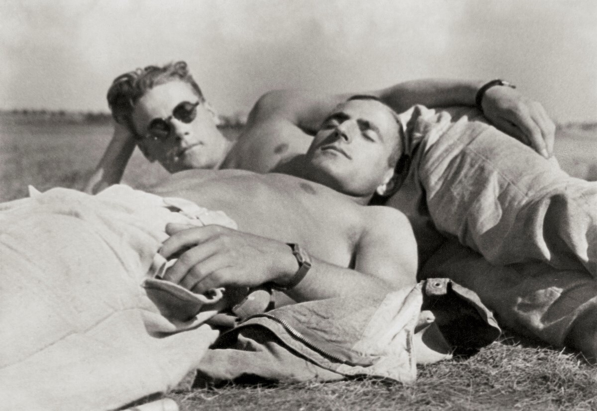 LOVING A Photographic History of Men in Love