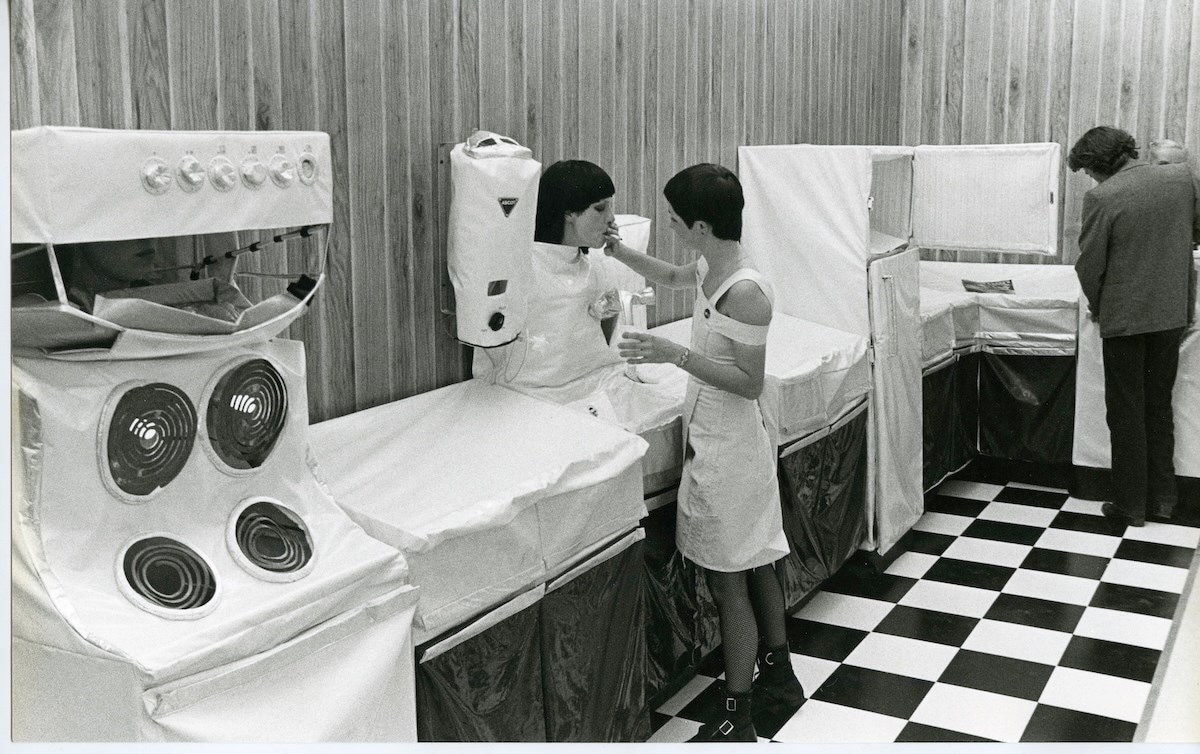  Helen Chadwick: Life Pleasures