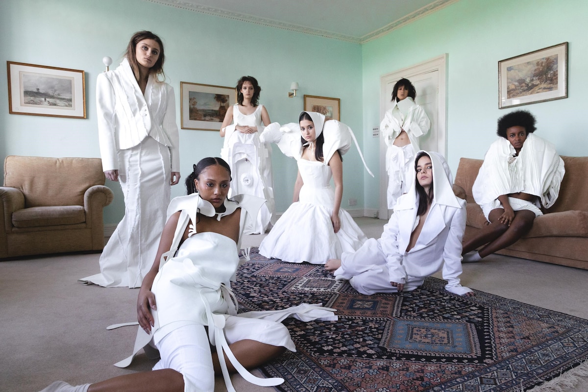Zes verbluffende looks van de beruchte eerstejaarsshow van Central Saint Martins