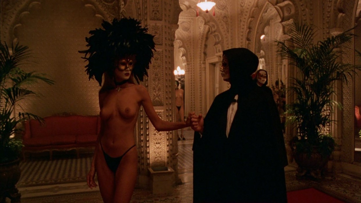 Eyes-Wide-Shut-355