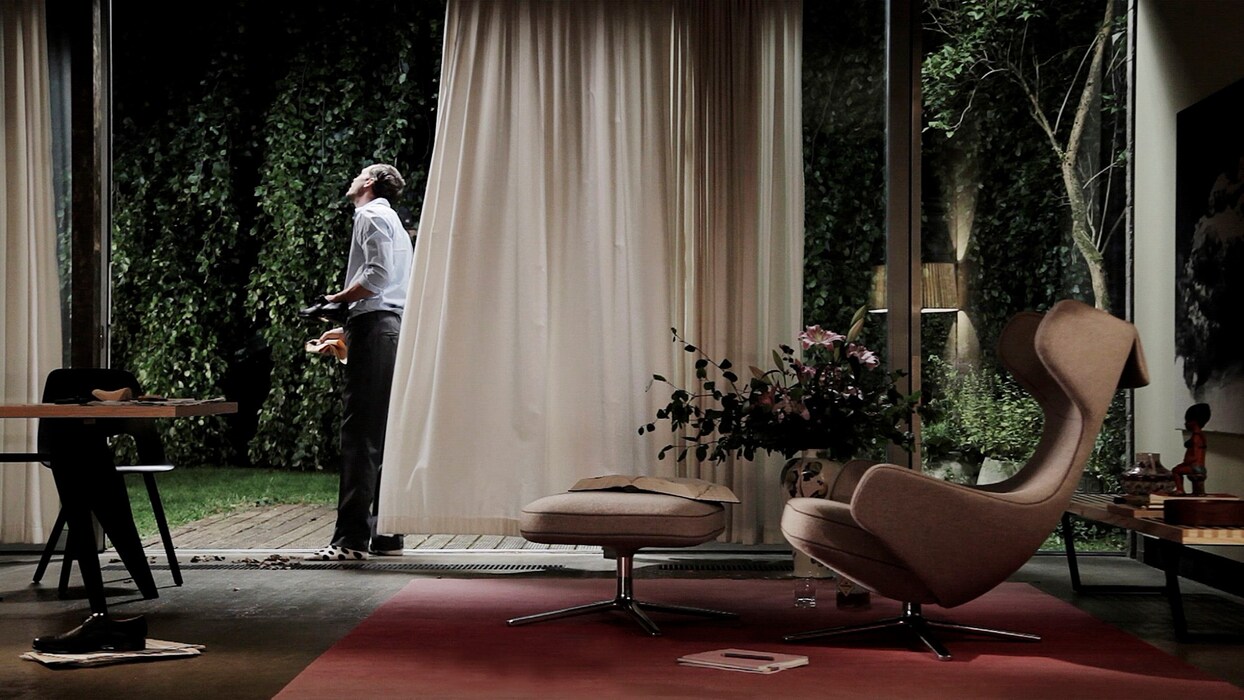 Grand Repos &amp; Ottoman (2011)