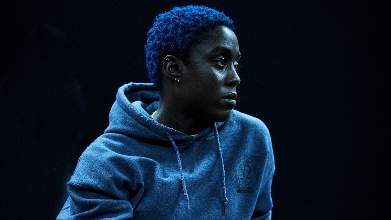 ear-for-eye-blue-lit-