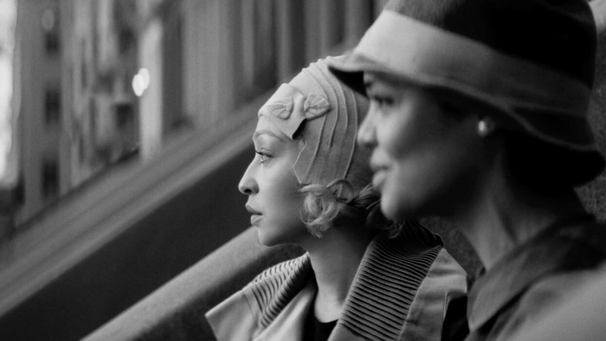 Passing_Sc 71_Clare (Ruth Negga) and Irene (Tessa
