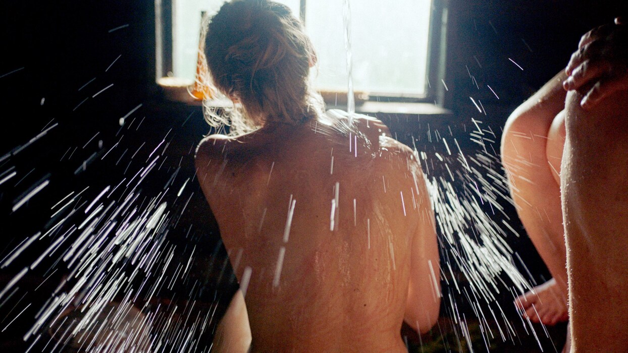 Smoke Sauna Sisterhood, 2023