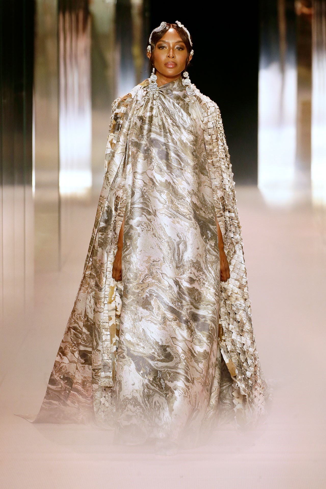 Fendi Spring/Summer 2021 Haute Couture Naomi Campbell