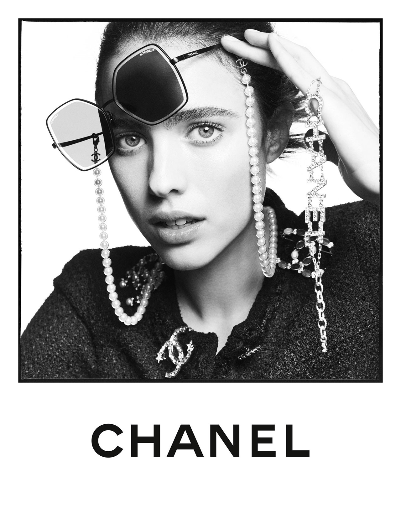H o l l y w o o d  F a s h i o n — Margaret Qualley in Chanel at