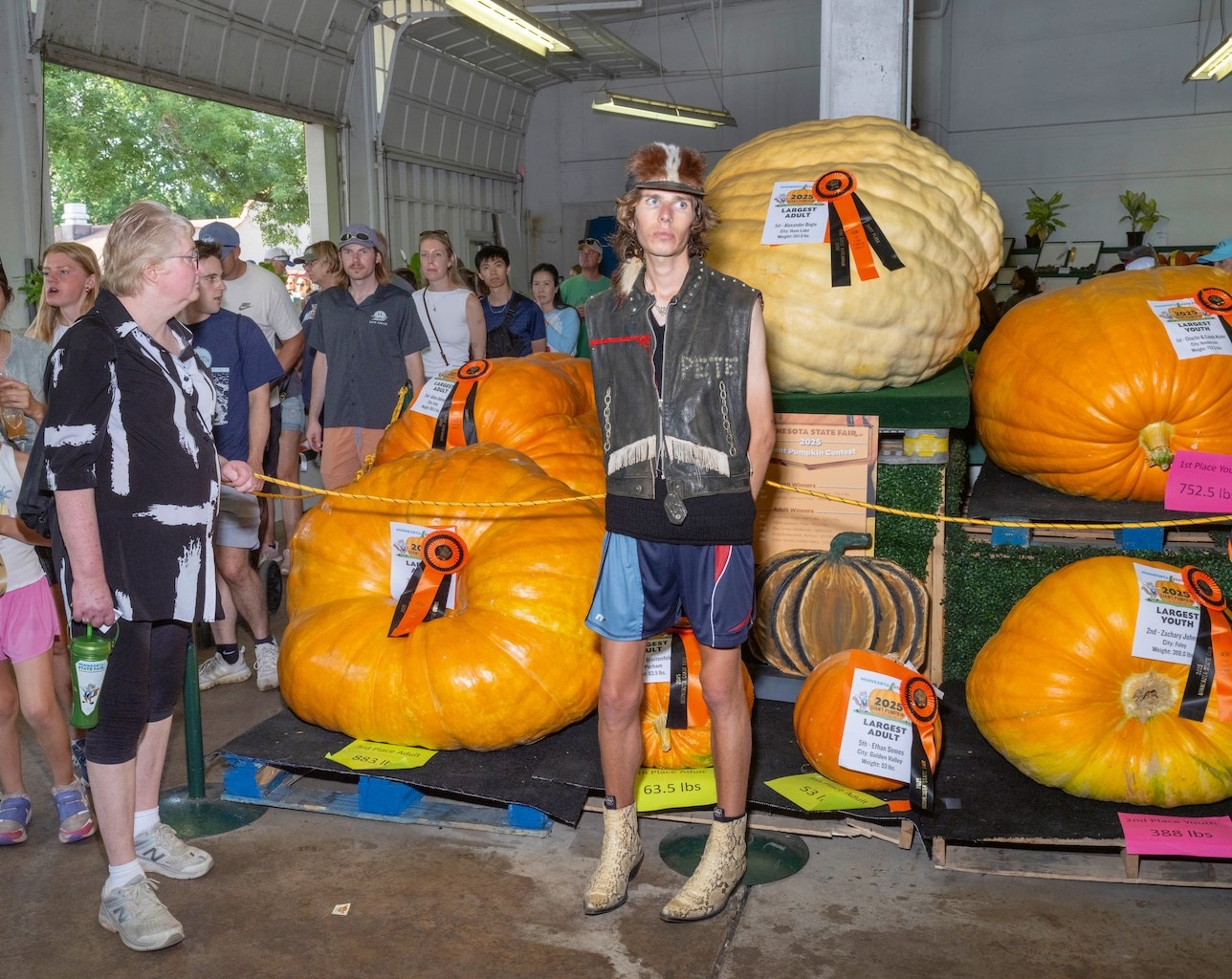 ManII04_COV4_AlecSoth_EllieGraceCumming_11