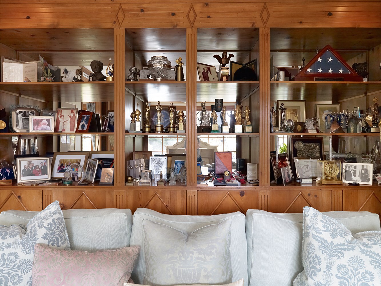 Catherine-Opie,-Trophy-Room,-2010-2011