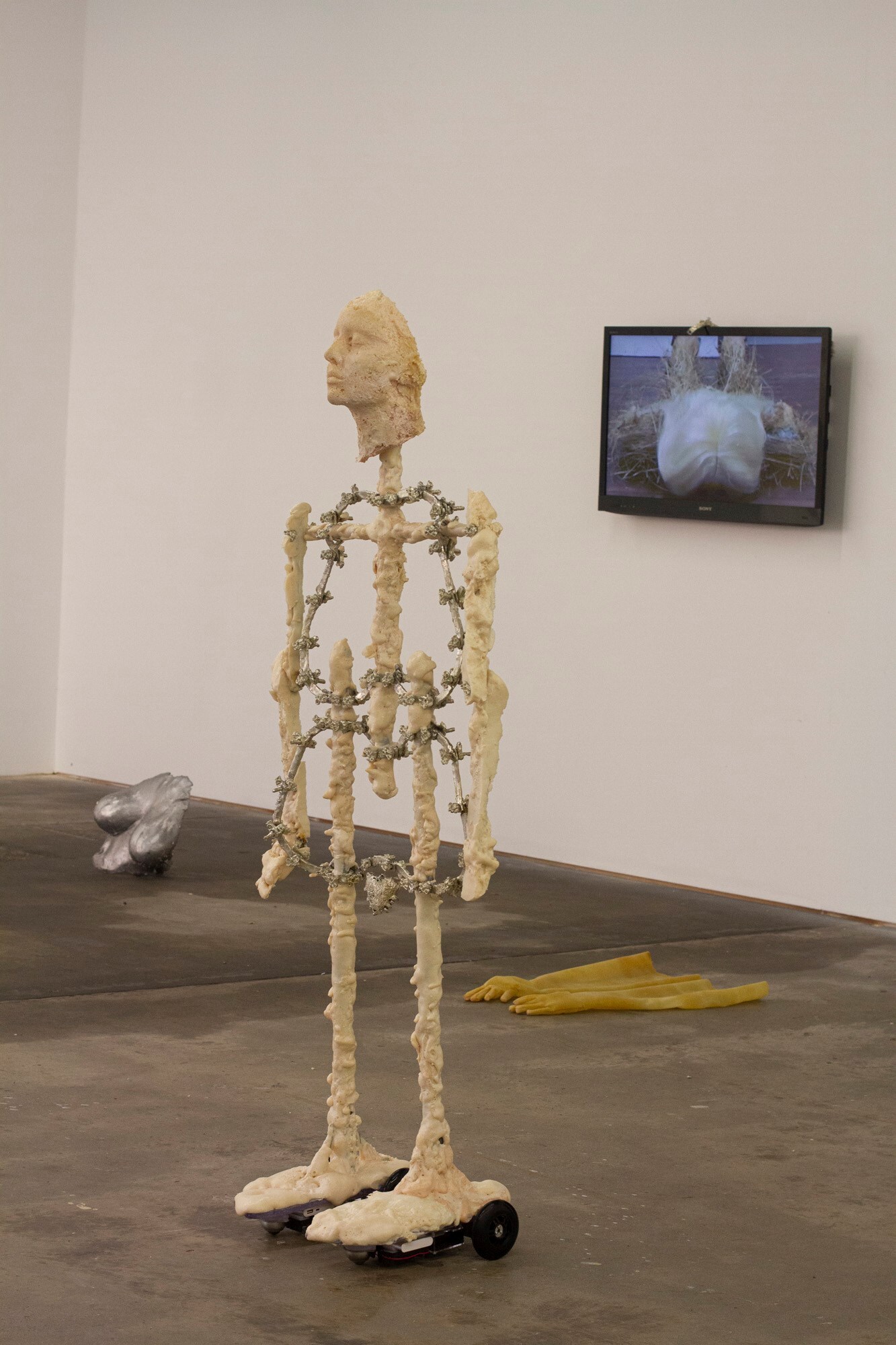 14 13 &#39;Robo-kah&#39; in show space, Death Drive, Outer