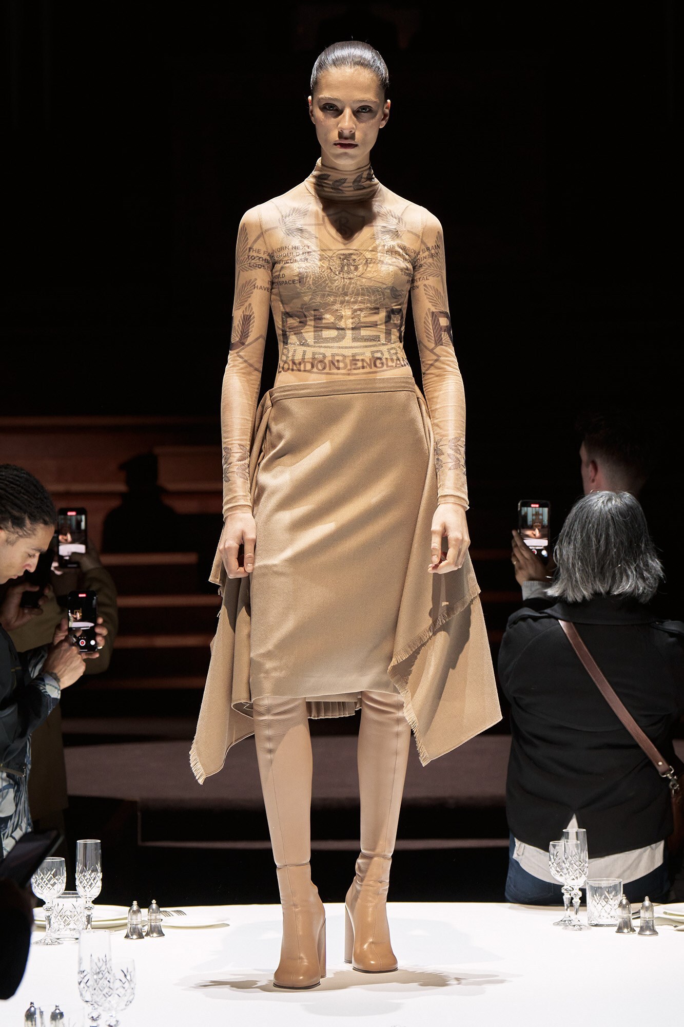 Burberry Autumn_Winter 2022 Womenswear Collection 