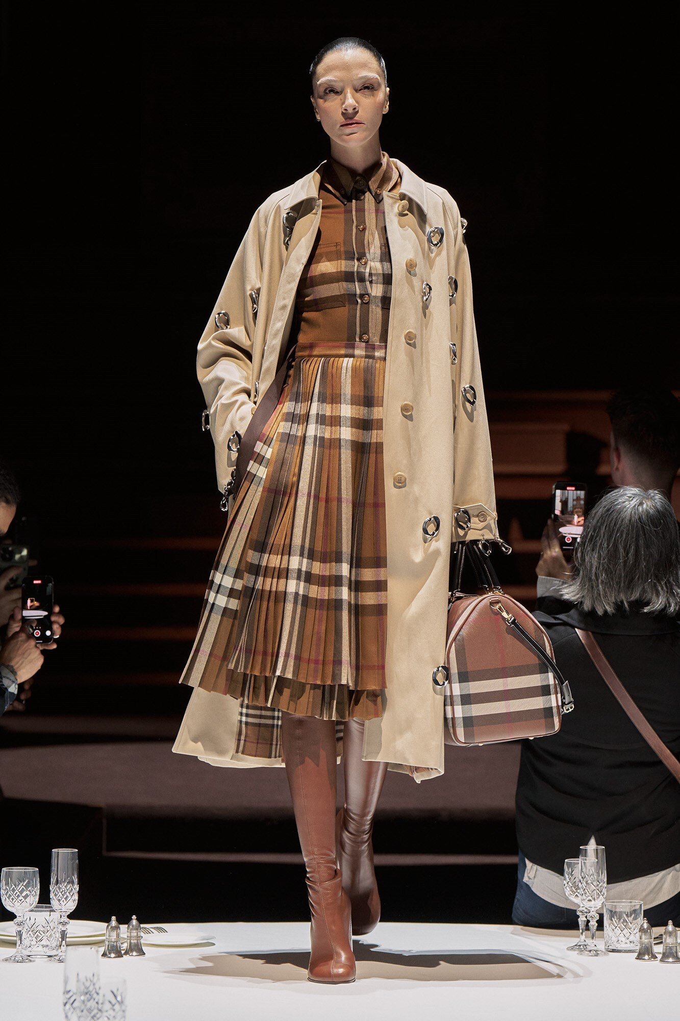 Burberry Autumn_Winter 2022 Womenswear Collection 