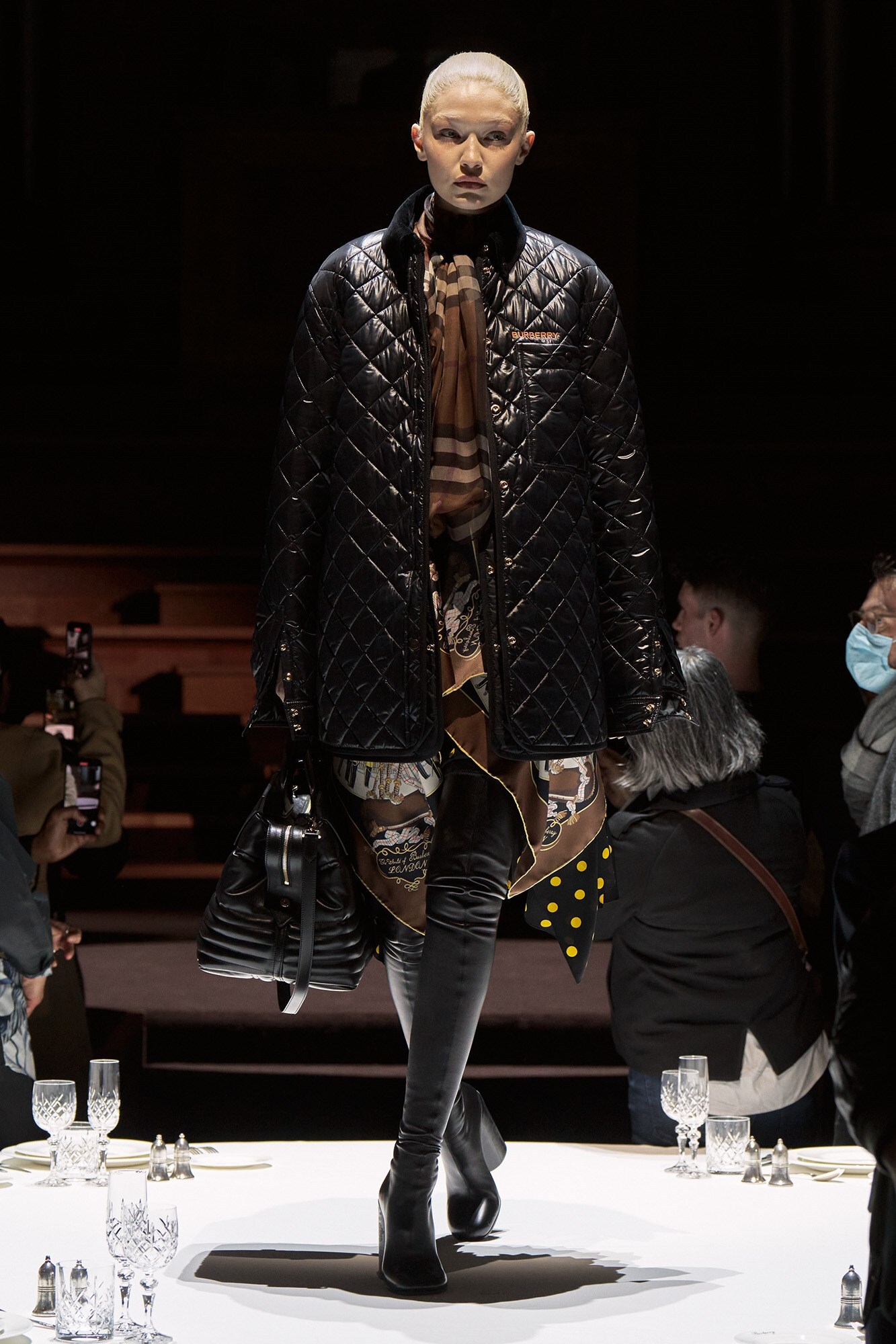 Burberry Autumn_Winter 2022 Womenswear Collection 