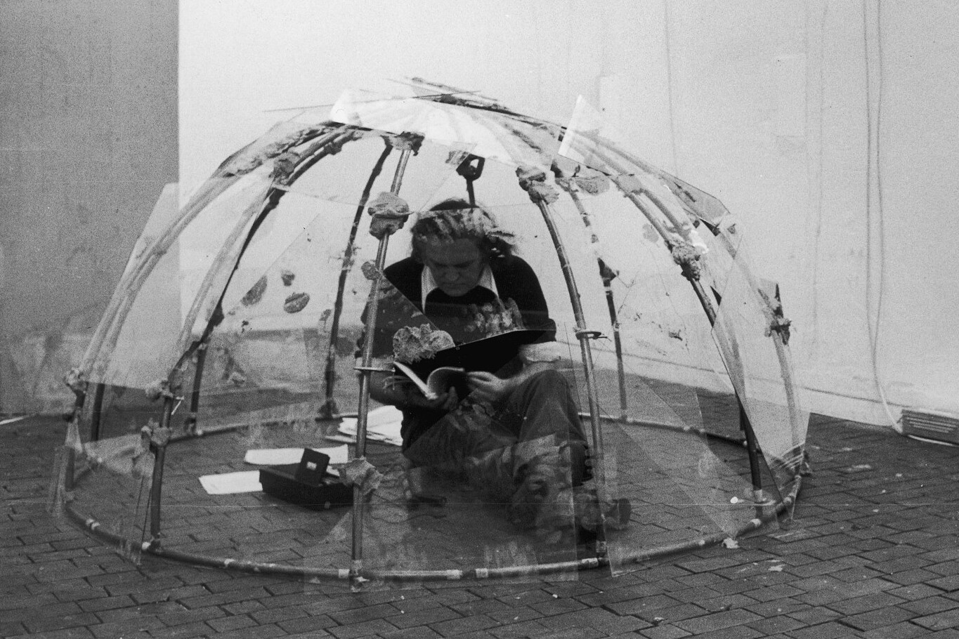 13. Mario Merz, Is space bent or straight, 1973. M
