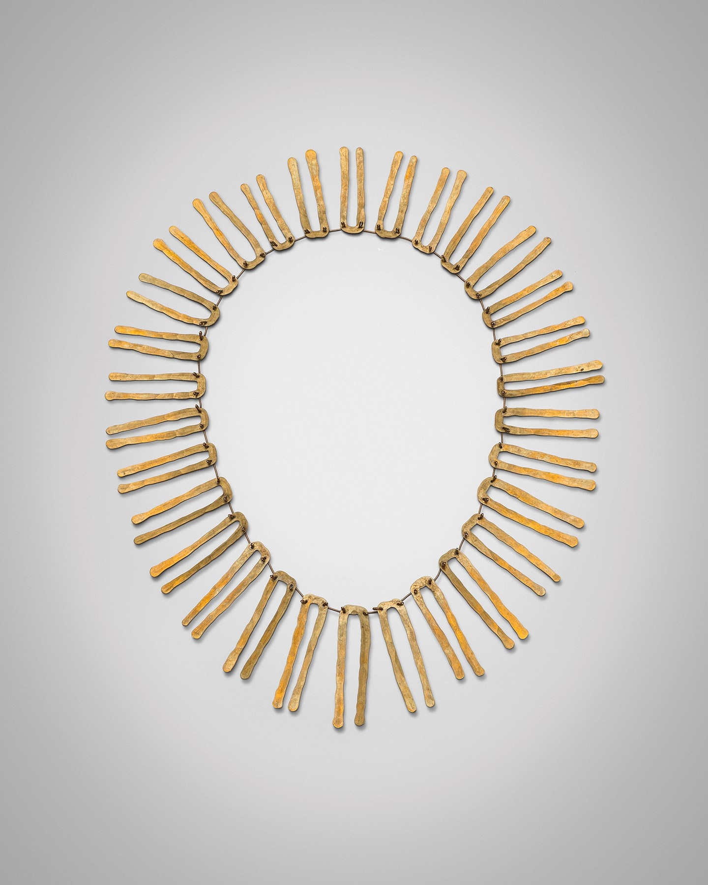 Alexander Calder, Brass Necklace, c. 1940, bass wi