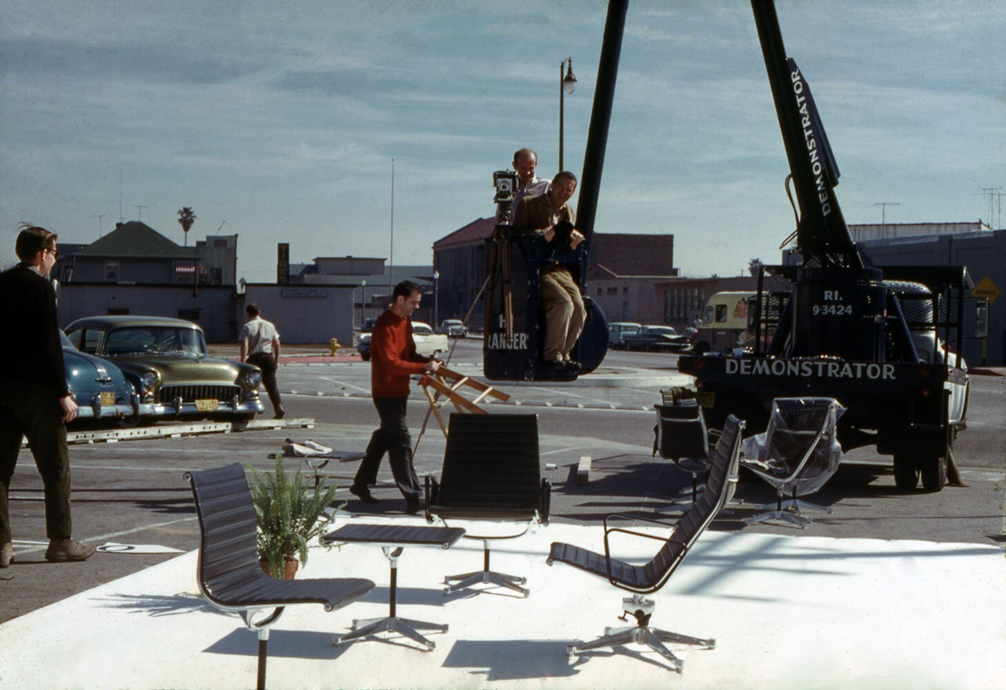 23. The World of Charles and Ray Eames. Charles Ea