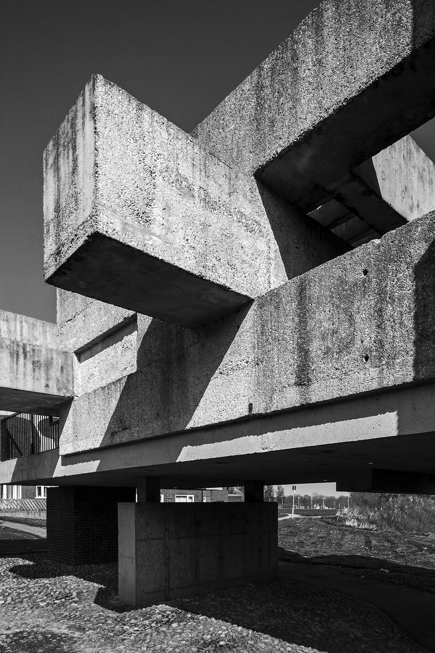 Victor-Pasmore_peterlee_bw2