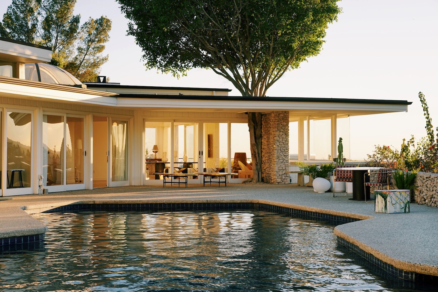 CasaPerfect_ExteriorWithPool1_(c)PiaRiverola