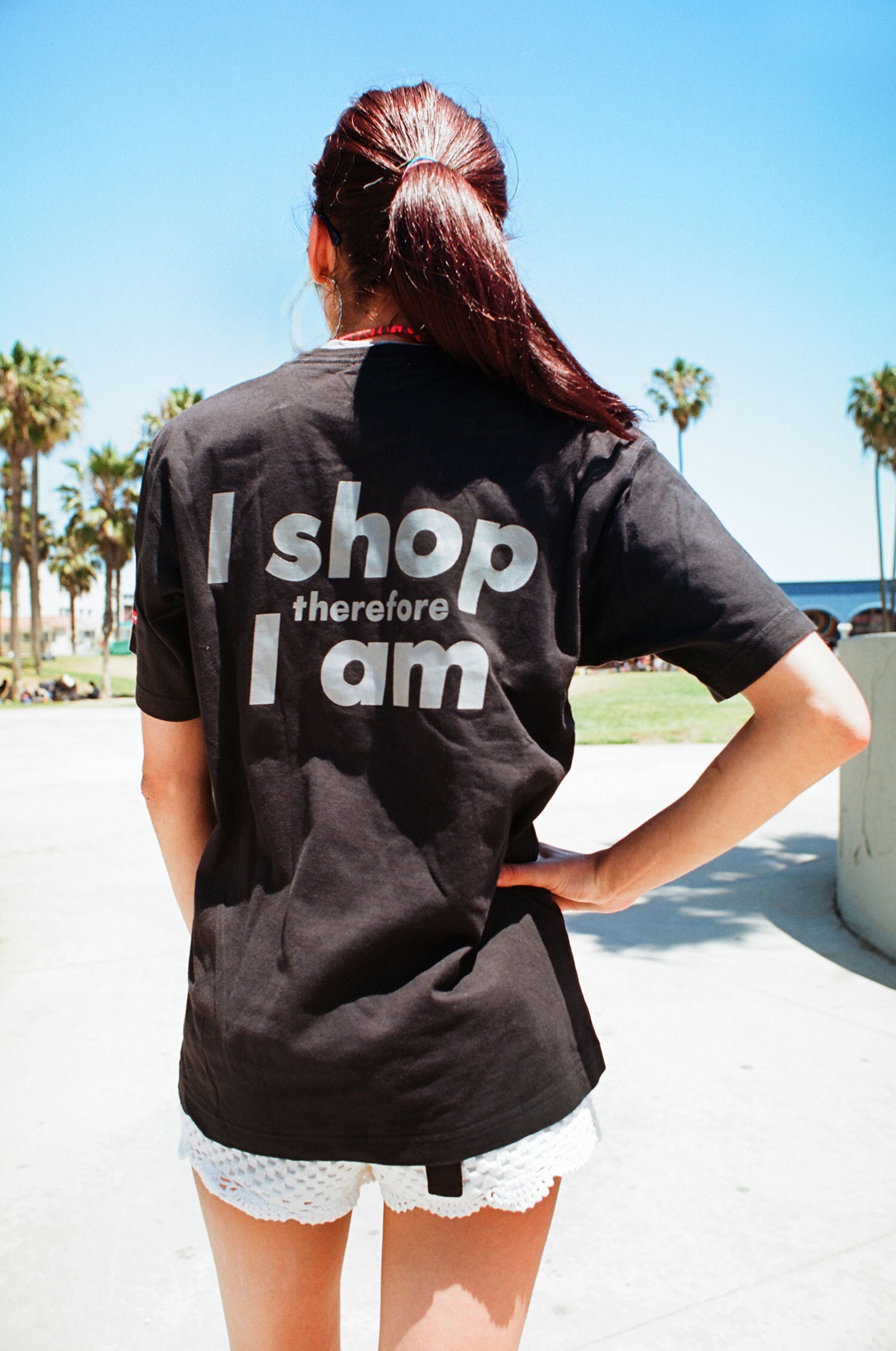 Barbara-Kruger&#39;sI-shop-Therefore-I-am-&#39;89