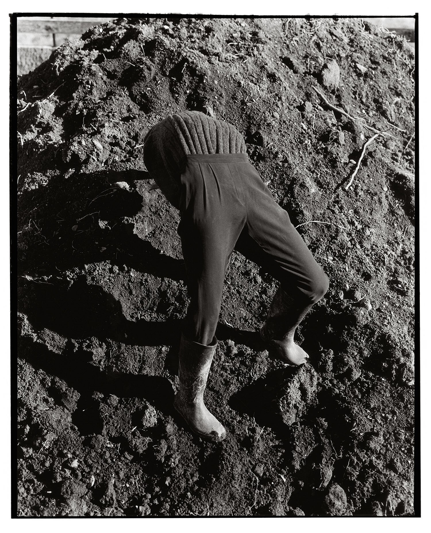 Luis_Alberto_Rodriguez_People_of_the_Mud_03