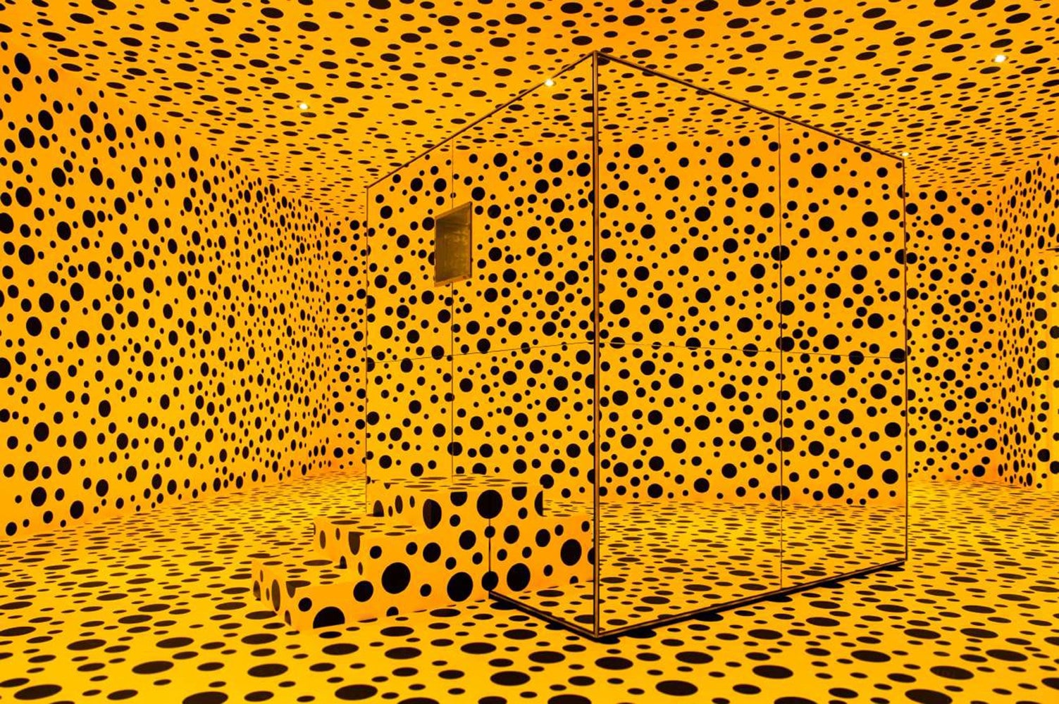 Yayoi Kusama, In Infinity