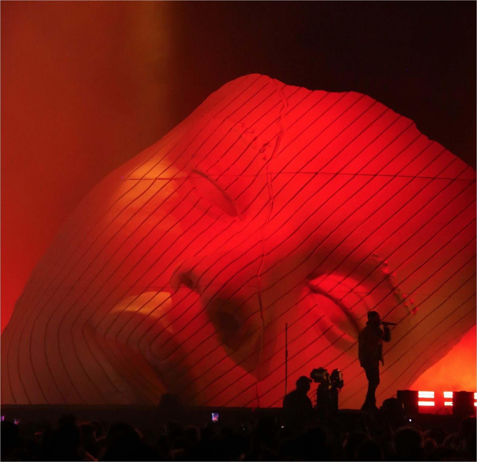 Gallery of TED Talk: Es Devlin Explores Iconic Stage Designs for Beyoncé,  Adele, Kanye West and More - 6