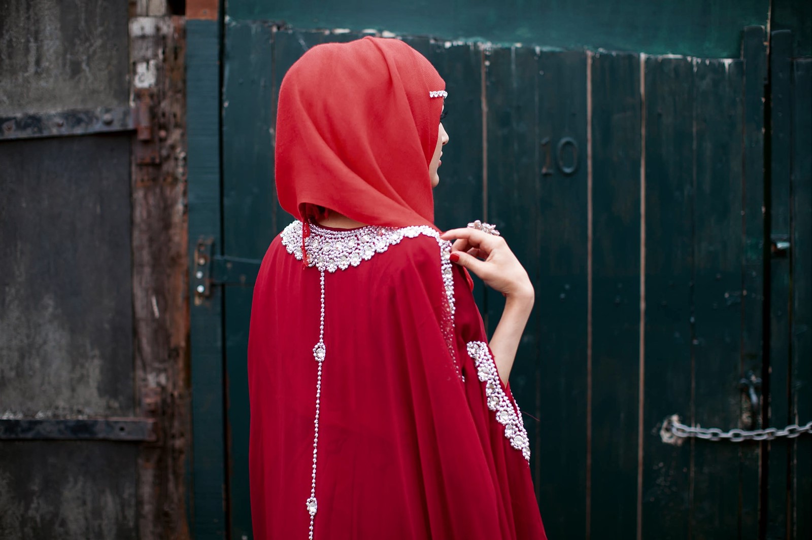 Red hijab, red dress and bling &#169; Mahtab Hussain ta
