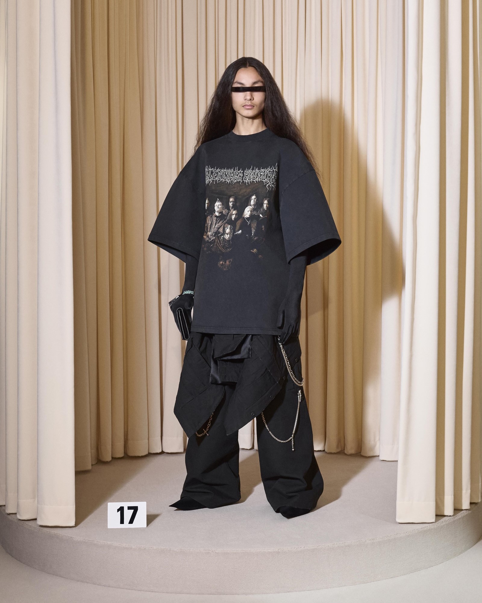BALENCIAGA 53RD COUTURE LOOK 17 FRONT_ANDRE